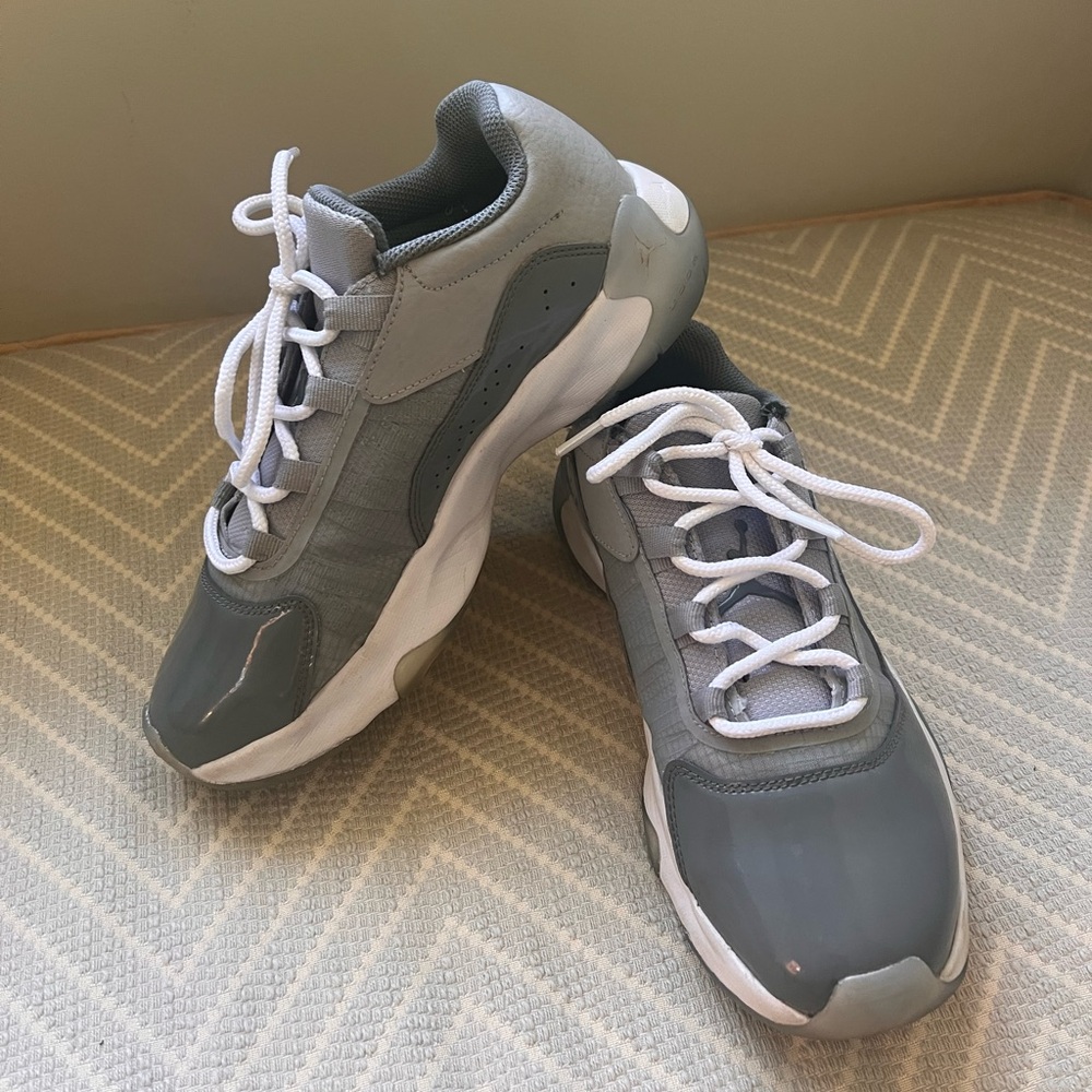 EUC Air Jordan 11 CMFT Low Grey